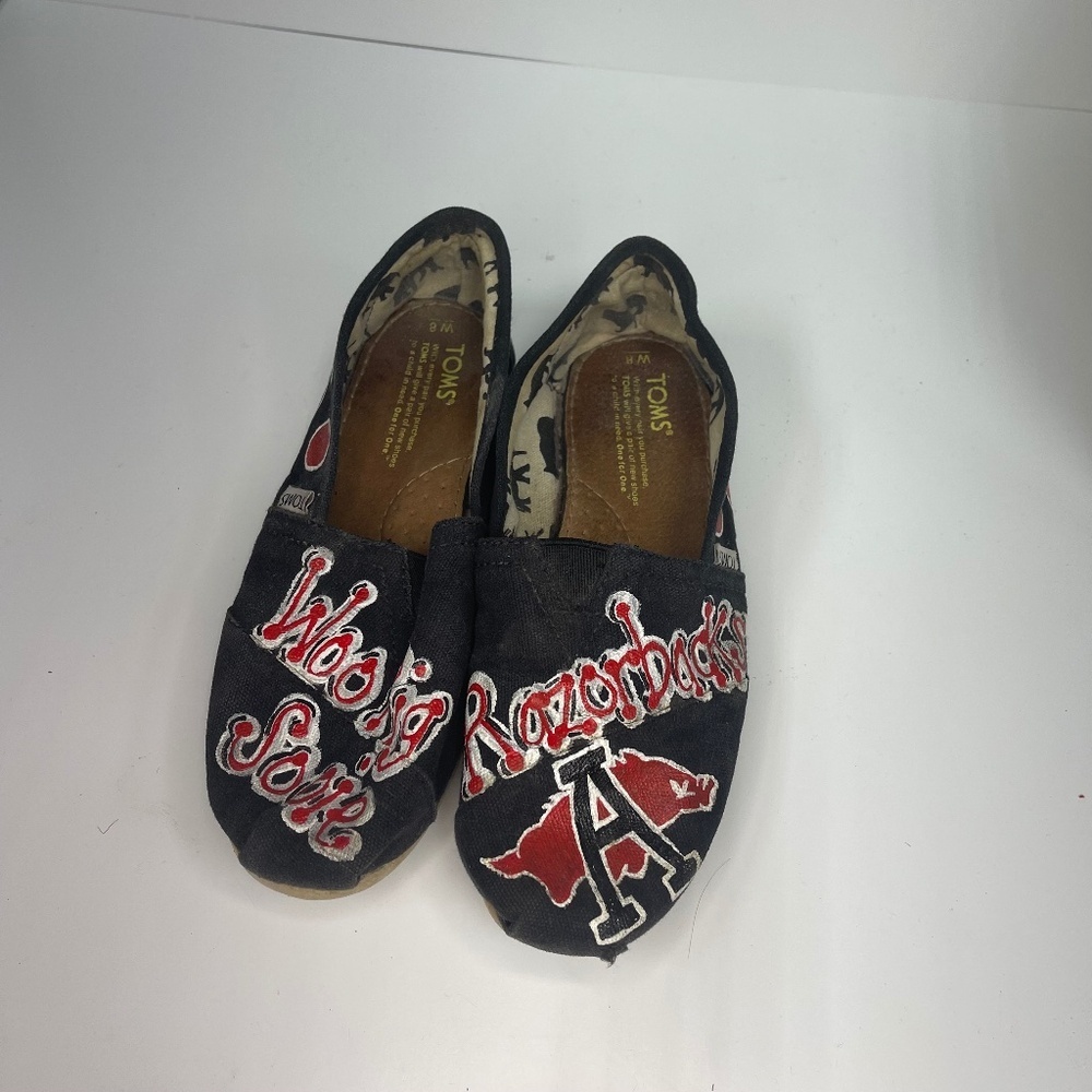 Custom Razorback TOMS | Hand-Painted Black Canvas | Women’s 8